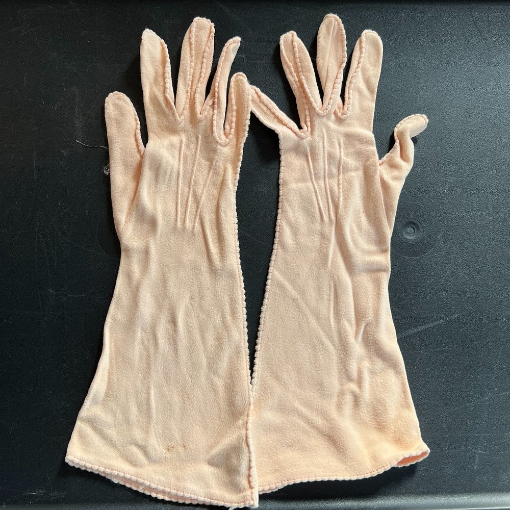 Classic Van Raalte Ladies Gloves, Long Soft Pink Colored Vintage Gloves